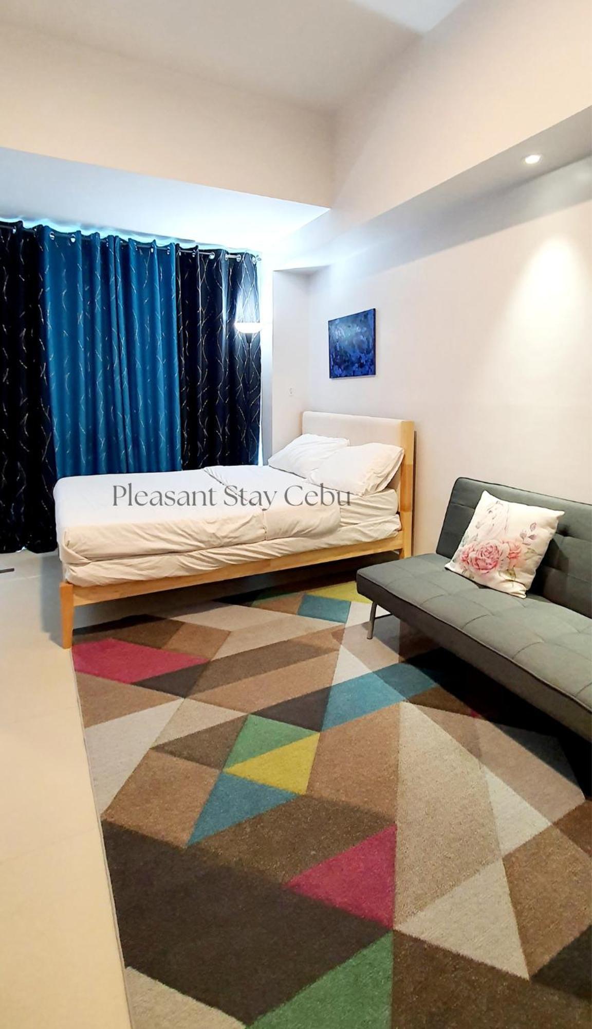 38th Park Ave In It Park New Pool Gym Smart Tv Fast Wifi Near Malls Restaurants